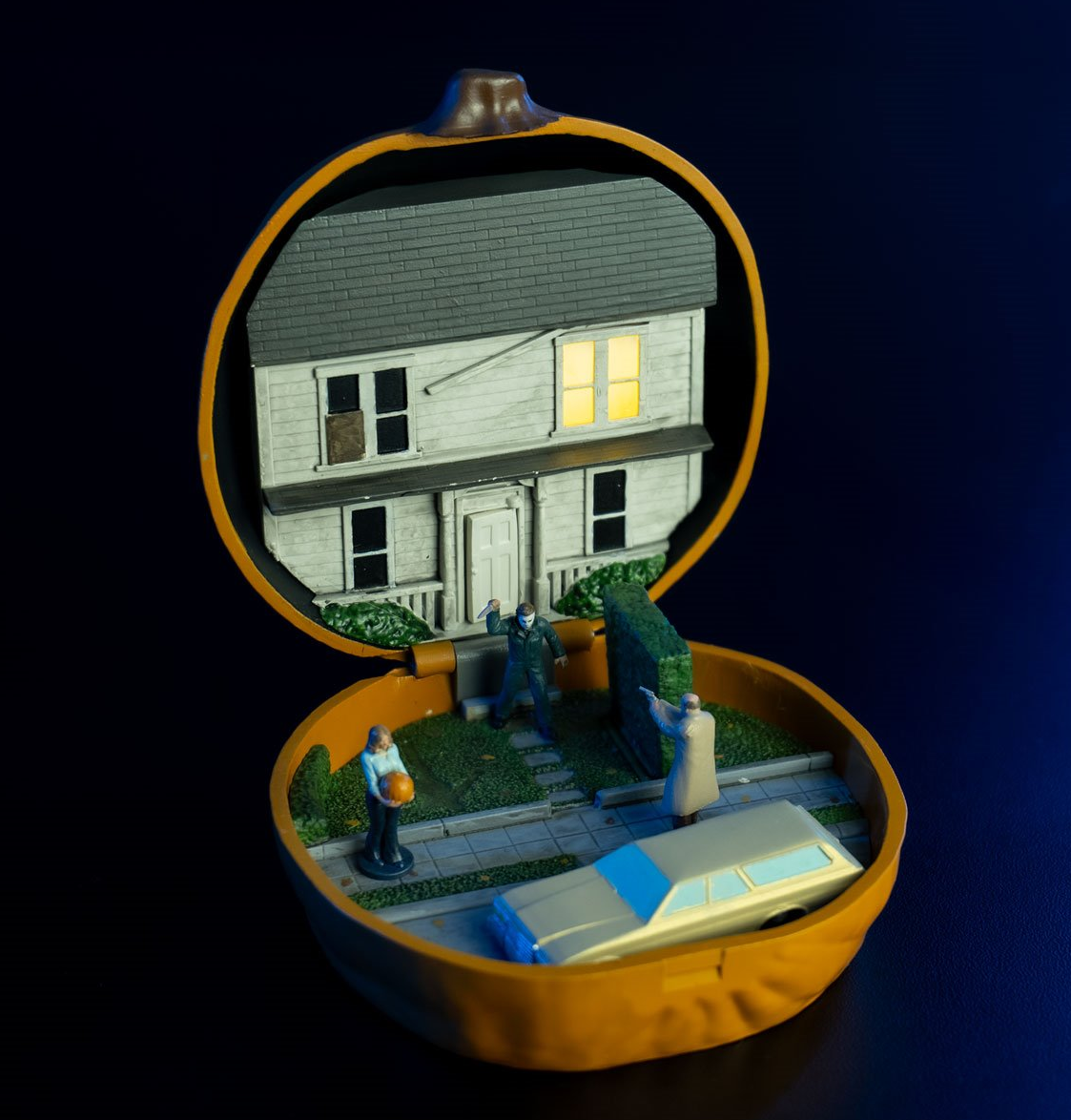 ***PRE ORDER***   Halloween (1978) Myers House Pumpkin Micro Maniacs Playset